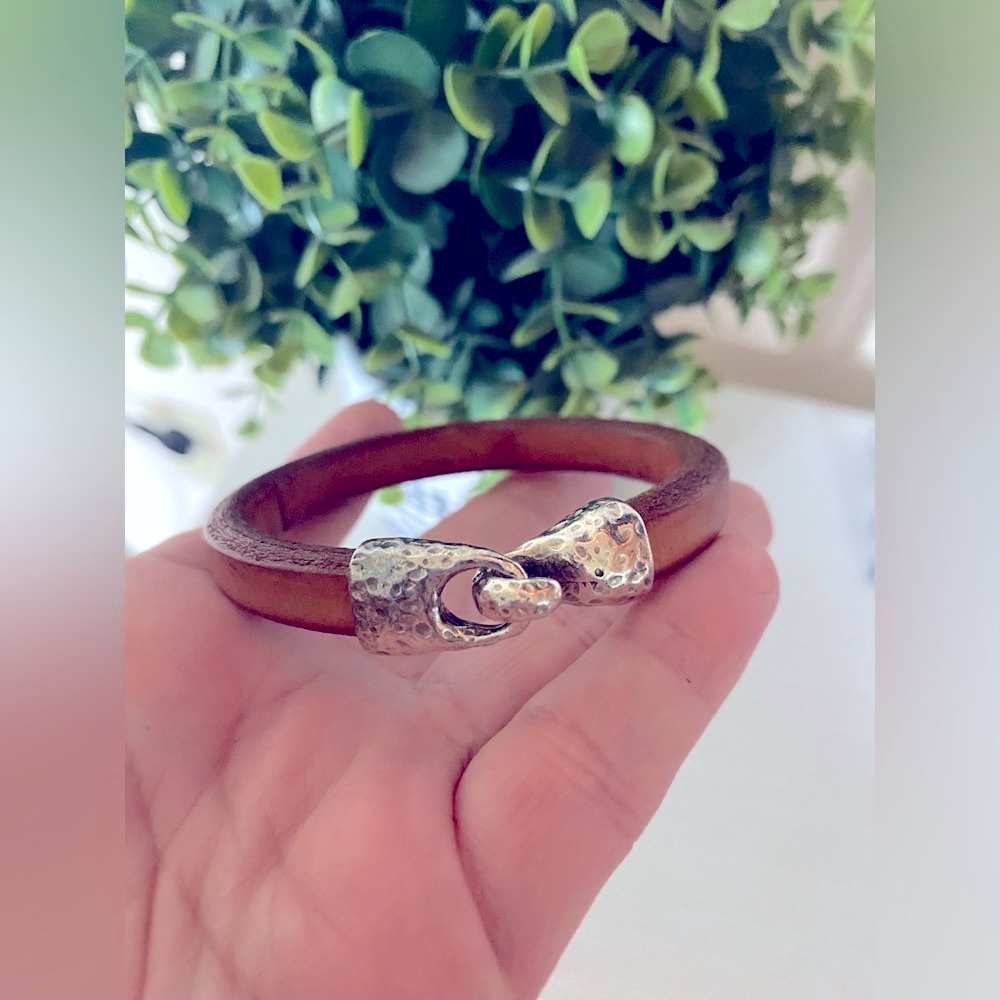 Silver Plated closure Brown Leather bangle Bracelet with hook clasp